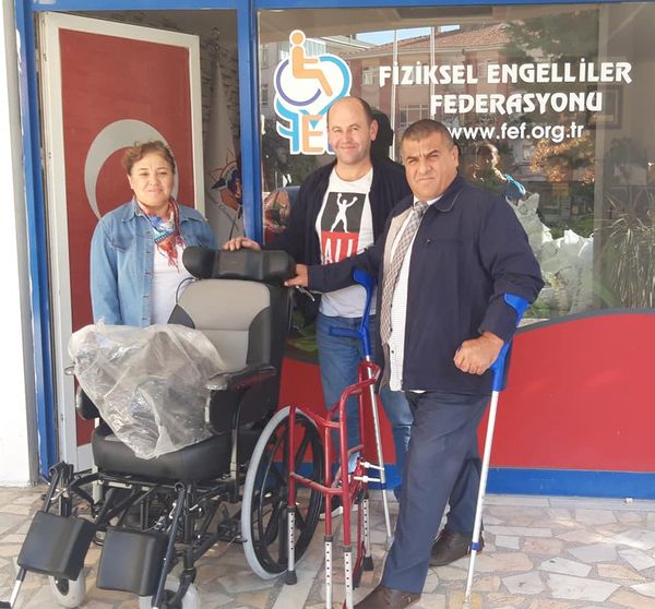 Duyarlı Vatandaşımızdan Tekerlekli Sandalye hediyesi
